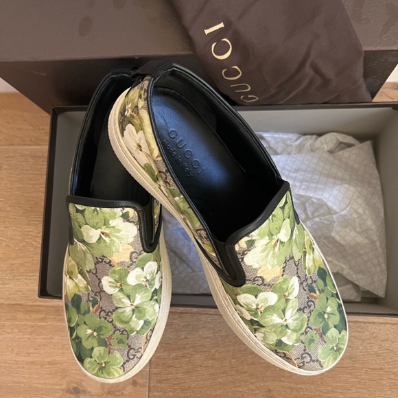 Gucci slippers.Made of canvas, Green Blooms Print flowers. - Picture 6 of 6